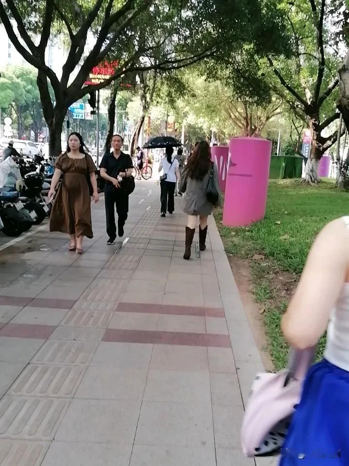 生活最重要的是什么？很多人年轻时拼命追逐钱财名利，把升职加薪、买房存钱当作终极目