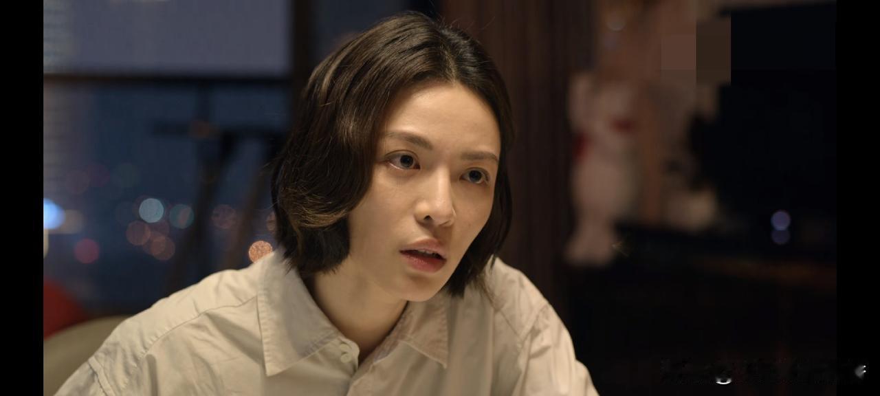 电视剧《蝉》最新剧情中，随着丁宁（钟楚曦 饰演）一步步查到隐秘基地线索，余颂凡（