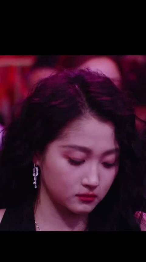 团队手滑？
明星一个表情秒删，真相从来不在评论区。
下午五点半新剧开播，中午十二