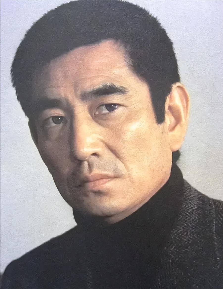 [微风]2014年，83岁的高仓健去世留下40亿财产，无儿无女的他把财产给了保姆