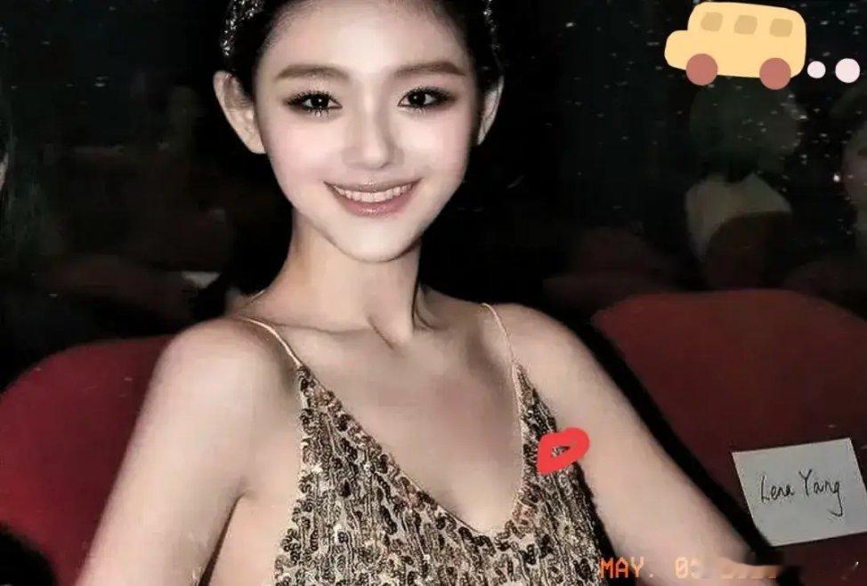 大S去世后，具俊晔并没有回到韩国，而是一直待在台北。小S得知大S去世后，也马不停