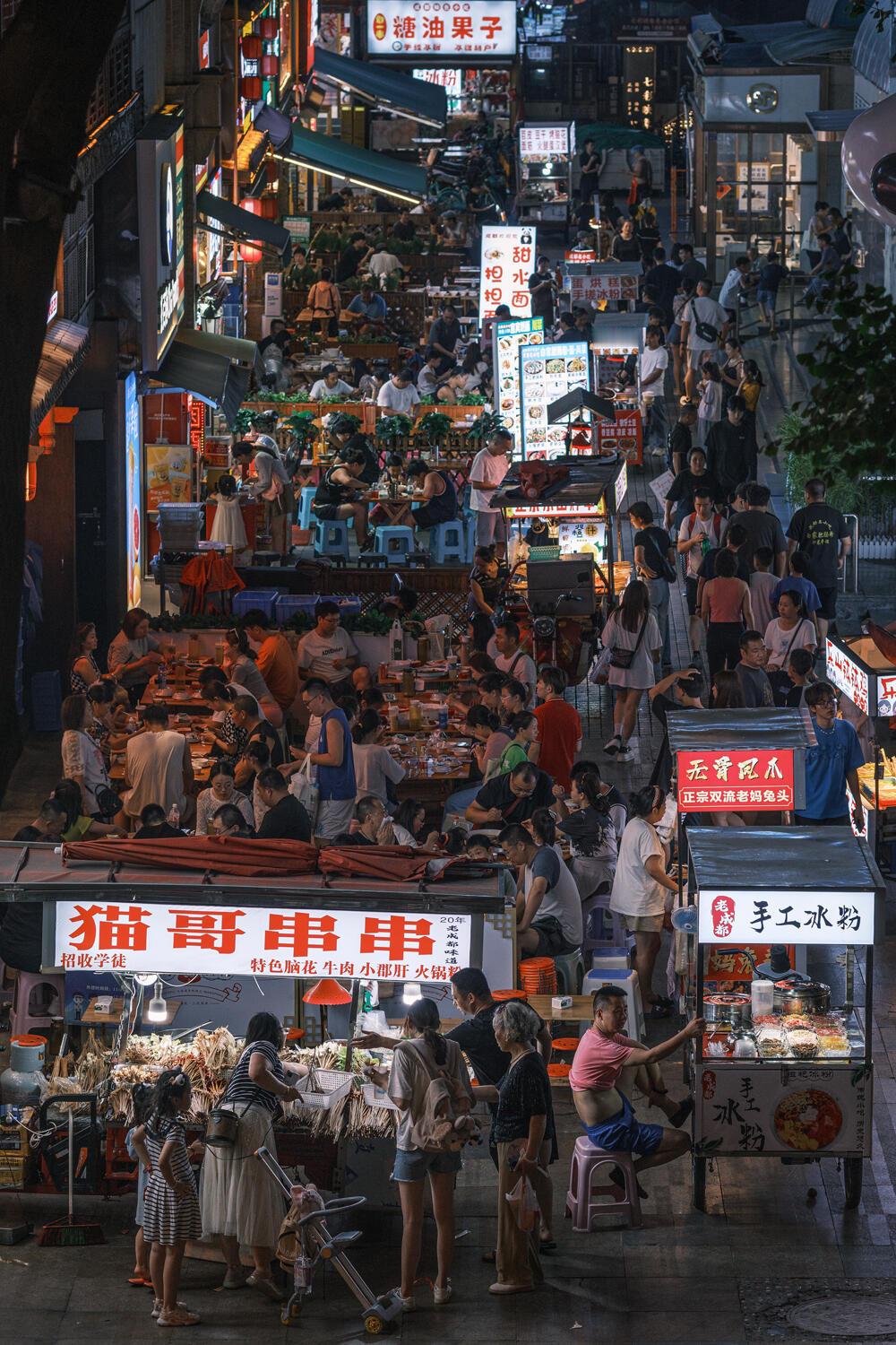 【成长记】我妞刚完成下午的水上训练，回到宿舍等着洗澡，跟我打电话我：开学前还有时