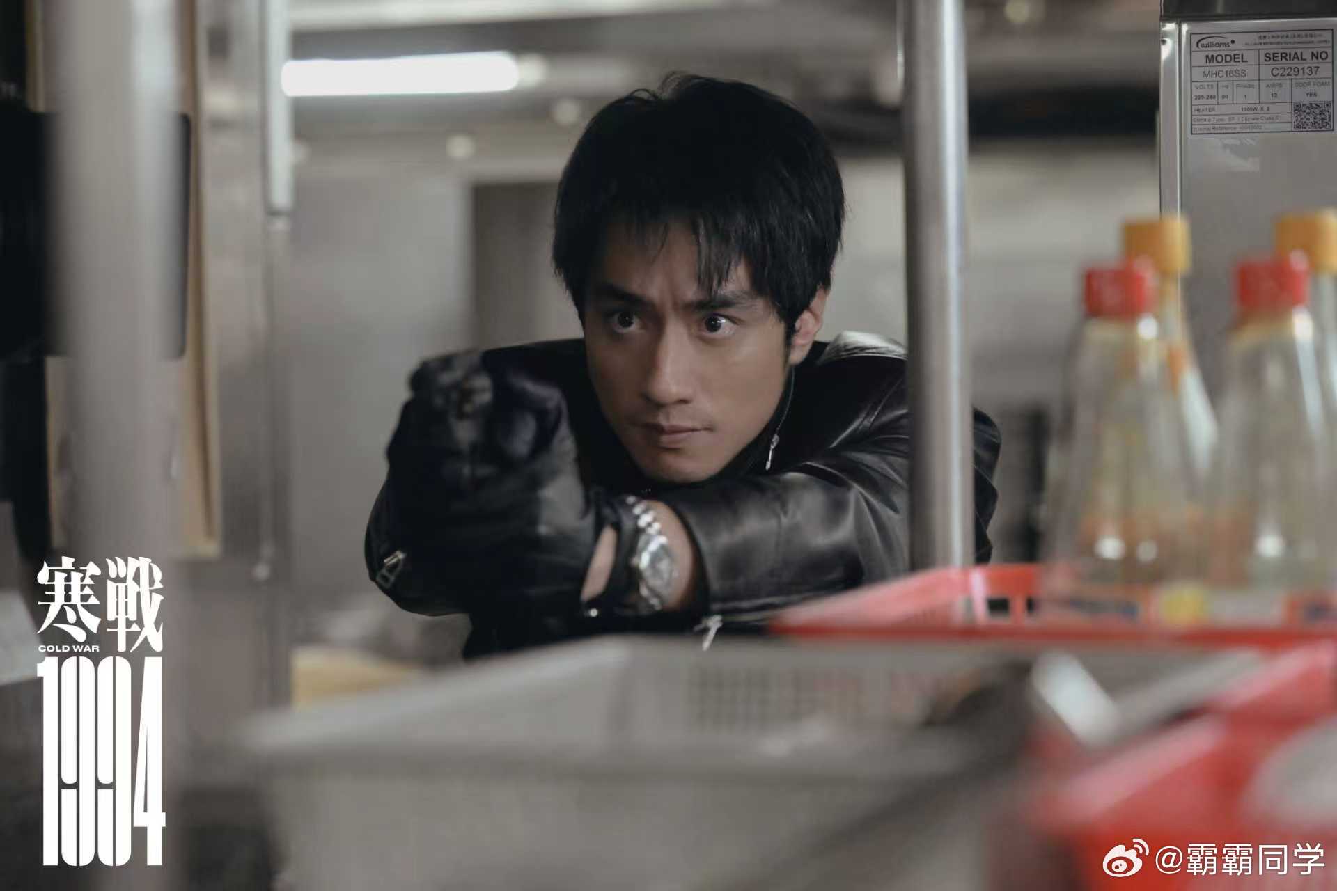 电影寒战1994全方位升级寒战1994是寒战系列的起点 影片格局全面升级，从警队
