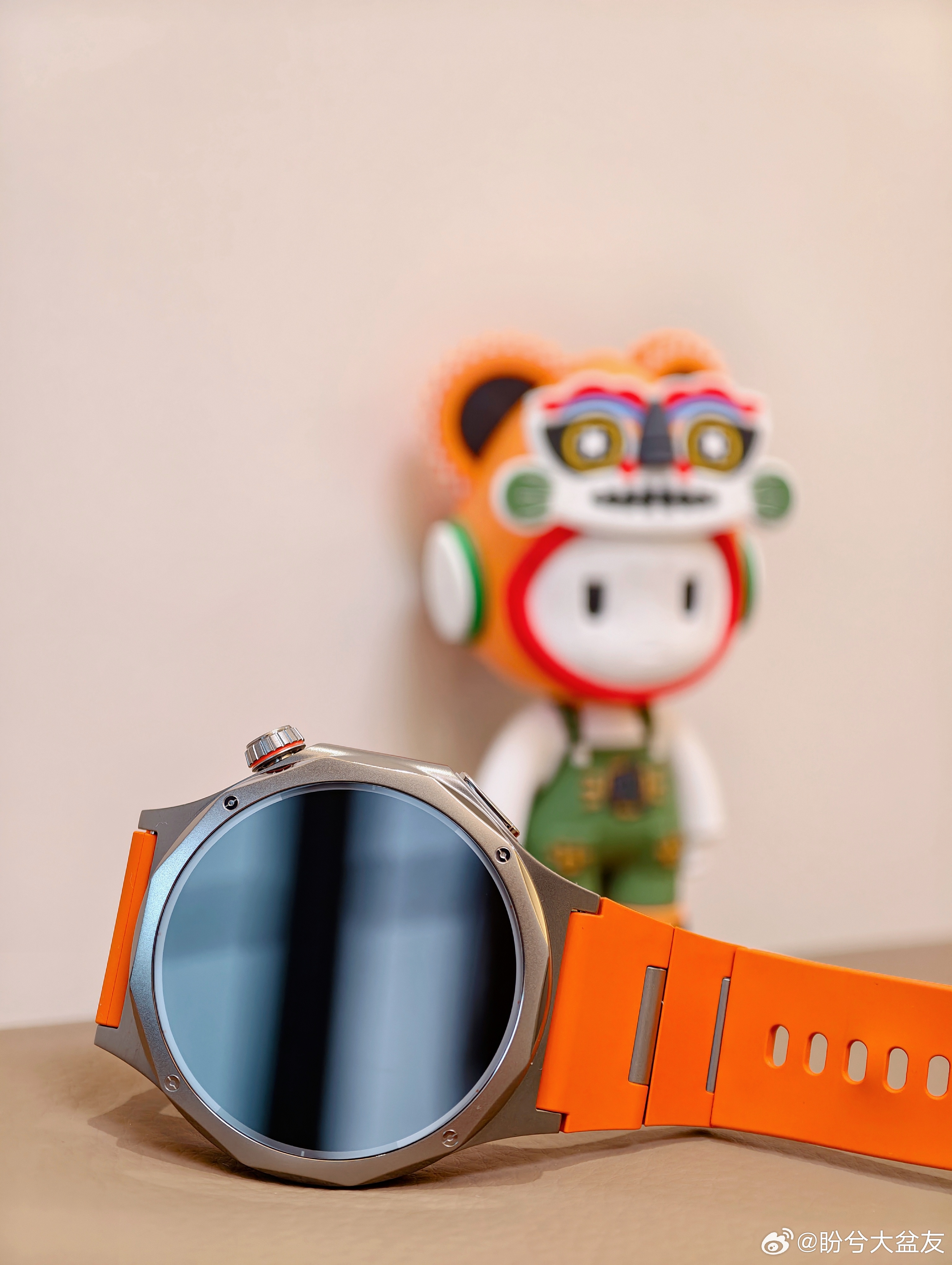 过了个年，就变胖了不少，咋整！其实我就是来秀新表的，橙色大家感觉怎么样？OPPO