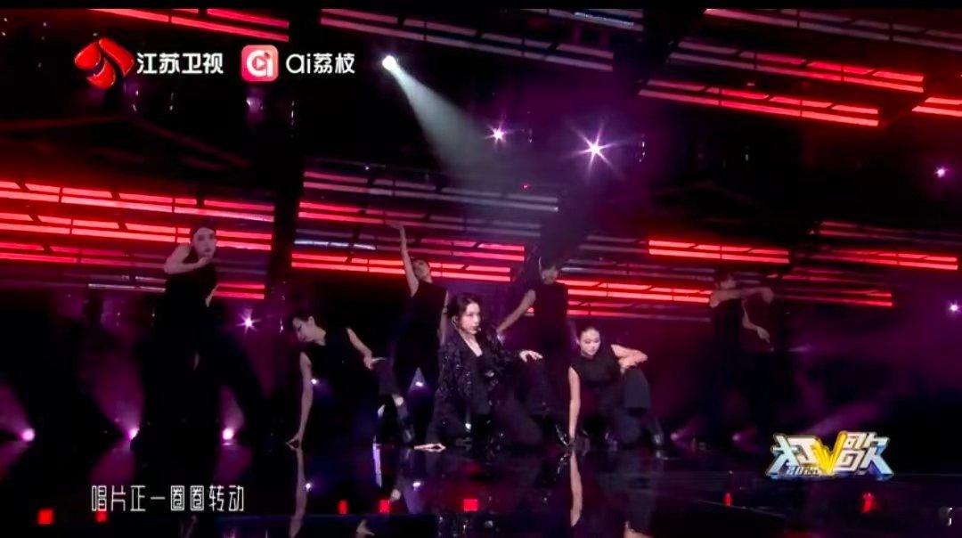 喻言打歌舞台打歌2025 喻言《Maroon Night》打歌舞台来袭！在《打歌