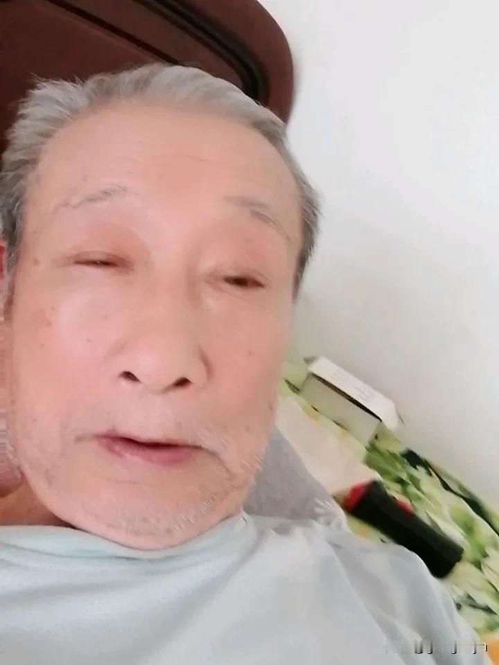 一个九十高令消费者，会网购为了少走路上商店，但网购上当真不少，劣质商品，缺斤少两