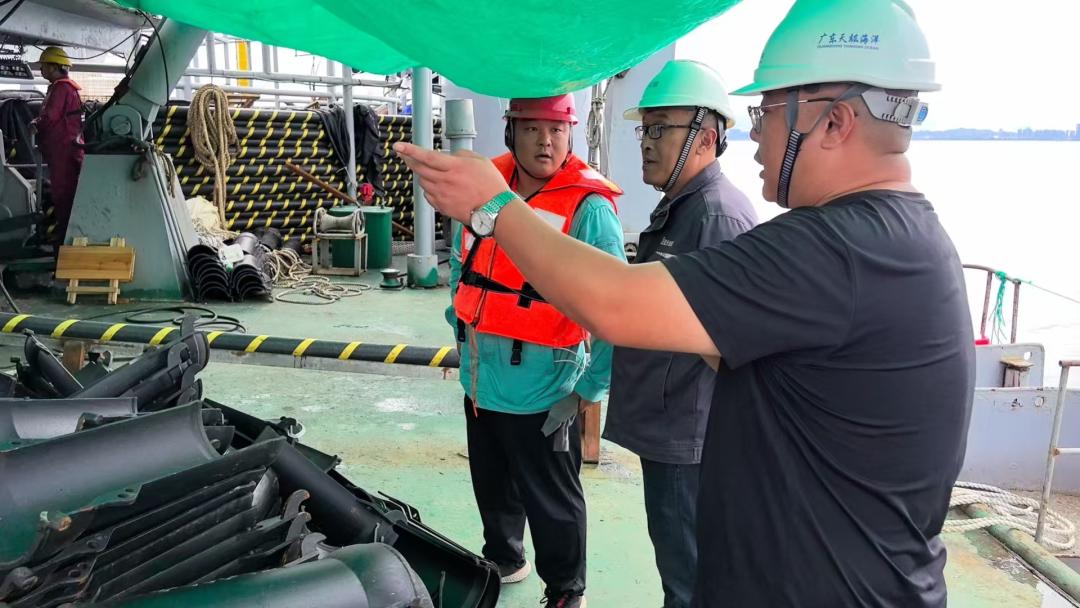 【崆峒岛完成第一条海缆敷设】
据烟台蓝天集团消息
烟台蓝天集团二级集团文旅集团崆