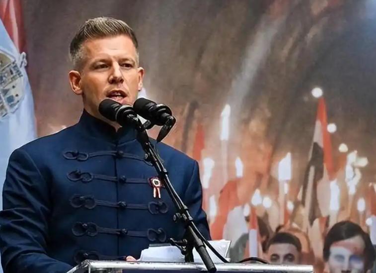 晚餐喻言炸场！
匈牙利新帅硬刚泽连斯基：油管勒索，欧洲不惯这毛病。
 
匈牙利政