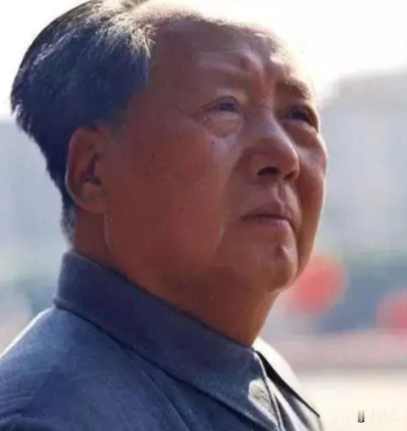 1976年，毛主席弥留之际，写下一个“三”字，又在床头轻轻敲了三下，贴身卫士周福