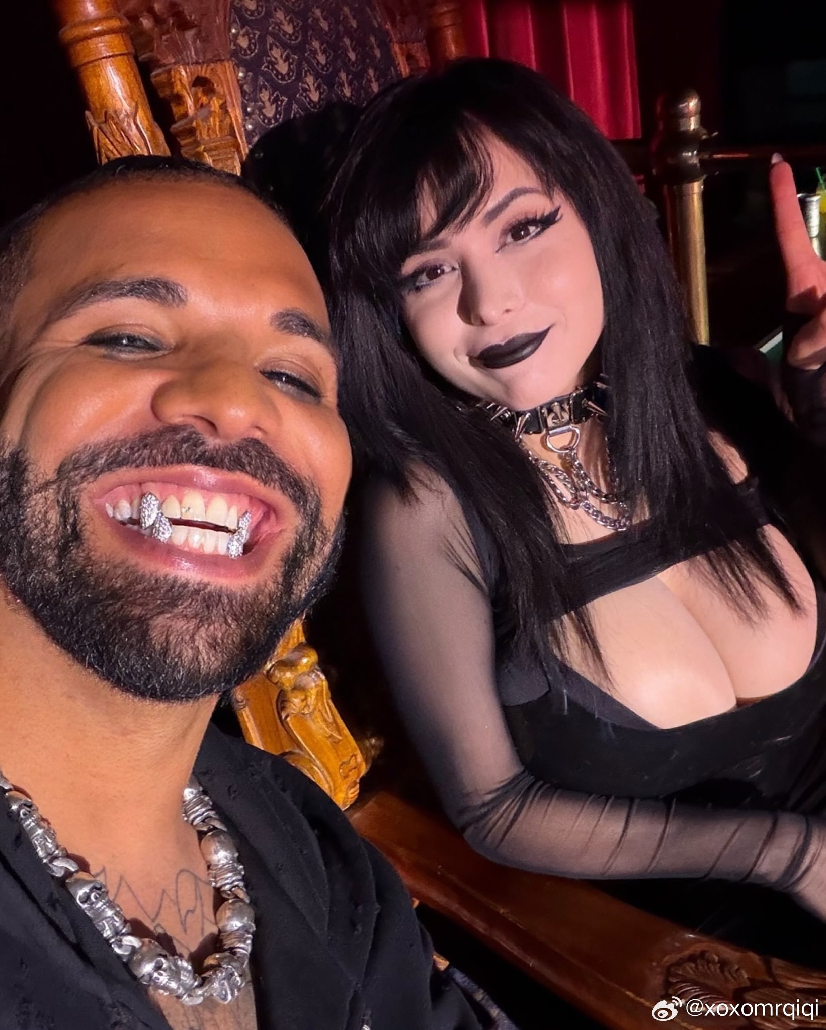 Drake发布最新自拍 ​​​