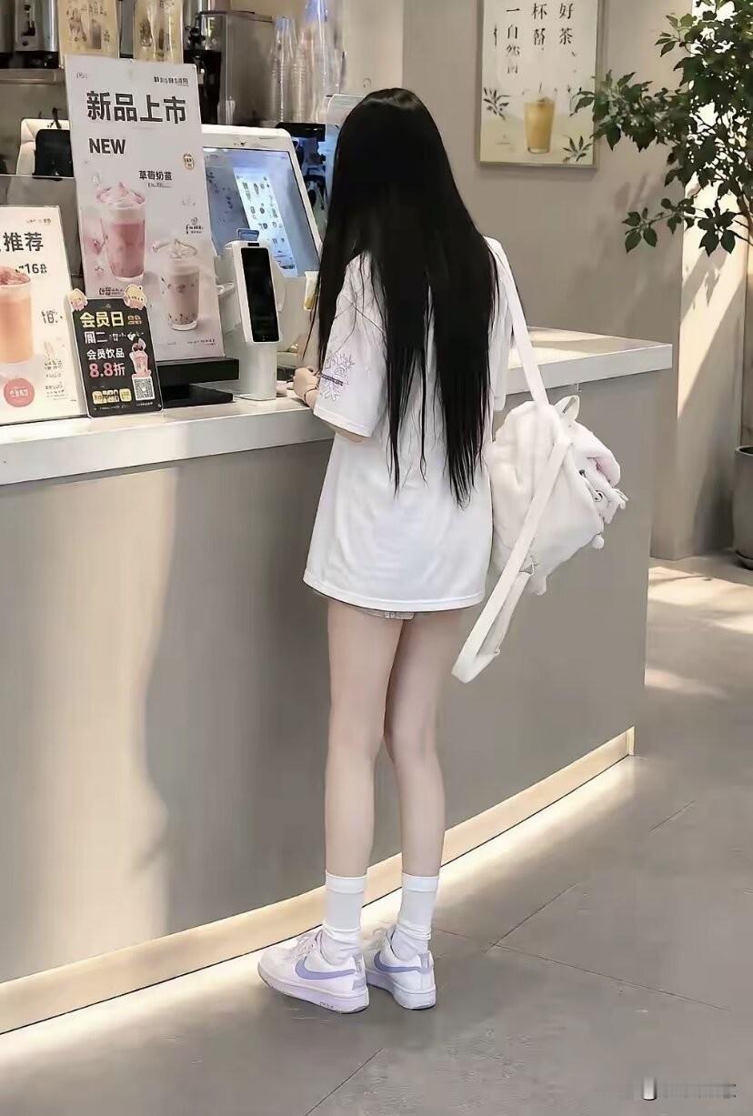 东莞寮步半个月不能摆摊
视察，最近这几天也天天下雨
哪也去不了
想挣点生活费都难