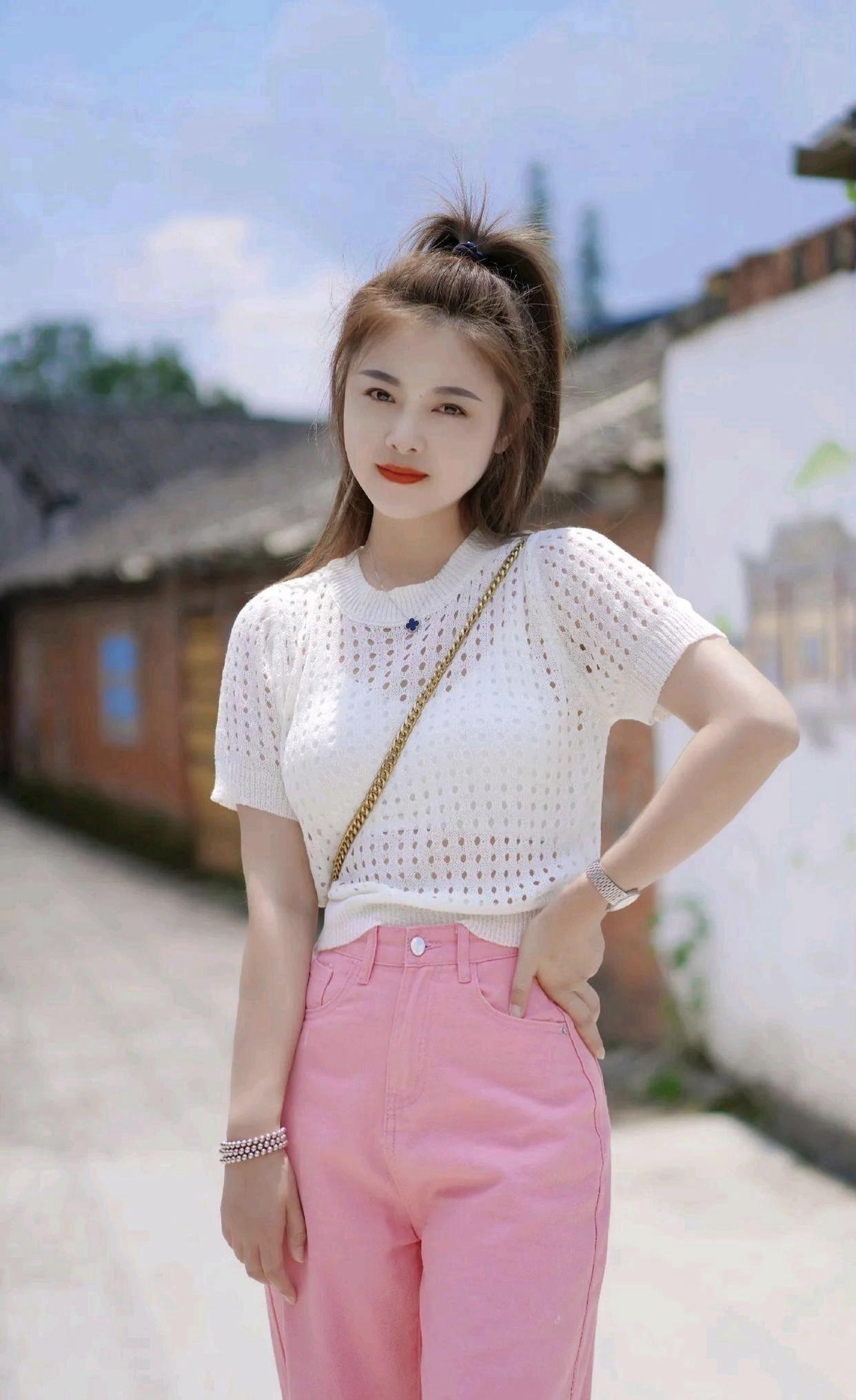 生活的道路上，无论遇到多少坎坷，都要坚定地走下去，因为成功就在前方。