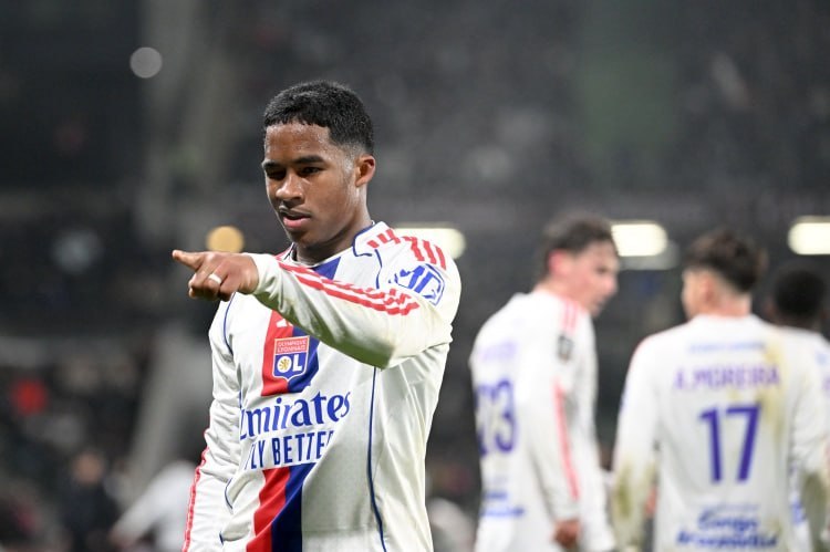 恩德里克配备7人工作团队，包括理疗师、厨师、摄影师恩德里克冬窗从皇马租借加盟里昂