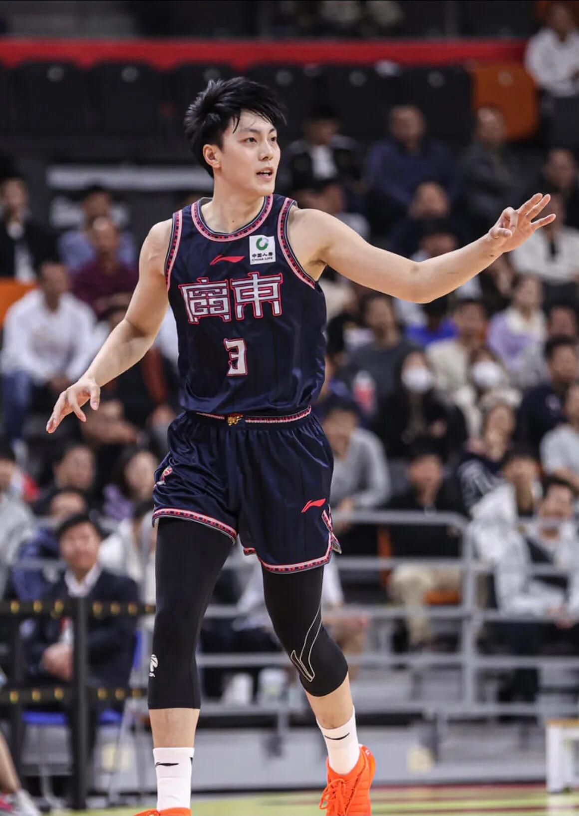 广东宏远男篮战胜南京男篮，这三点表现出色，是球队赢球的主要原因

1、周琦复出
