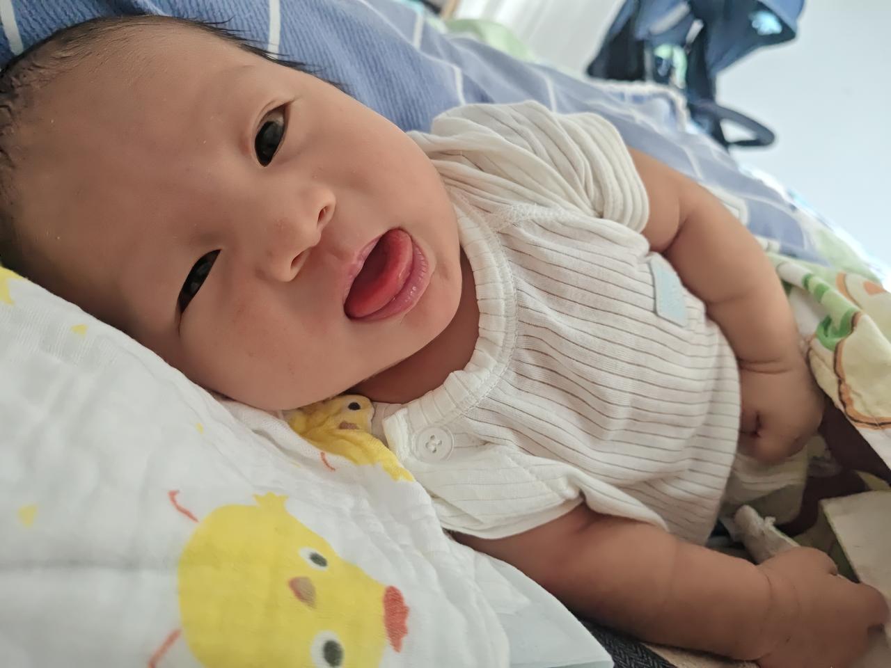 儿子回湖南了，儿媳依依不舍，我还怕她哭，好在没事。

儿子说，月底正好该休假了，