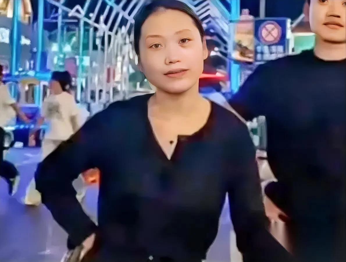 金毛事了，白小姐去哪了？

她曾被指是关键人物，如今却像人间蒸发。都说一个巴掌拍