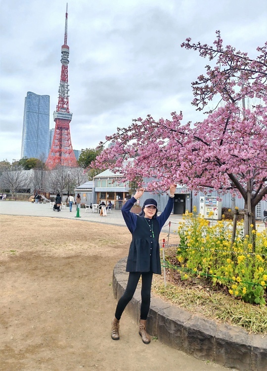 出游的意义在此刻具象化了不是赶景点、拍打卡照，而是风拂过脸颊时的轻松，是看见美景