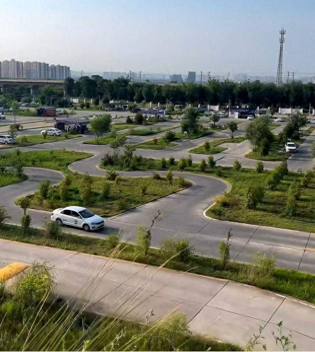 同样考驾照，有无自带考场差距有多大？