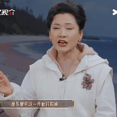 何赛飞地母级导师无限超越班 何赛飞不急着上场演给你看，而是一句一句帮你捋角色。这