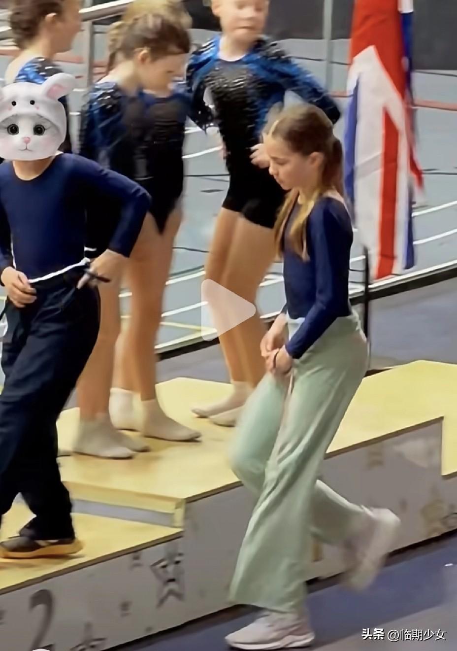 来看看王室的生活有多保密。
上个月，夏洛特公主参加了一个体操比赛，还得了奖牌。