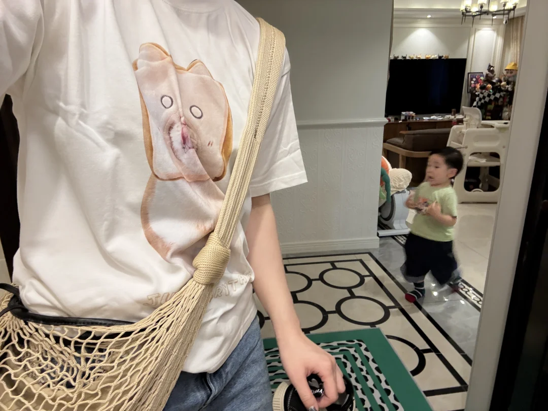 饭后出门遛弯儿