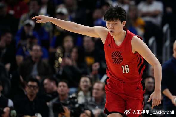 只投了2个三分球，得到22 分，7 个篮板，3 次助攻，1 次抢断，2 次盖帽,