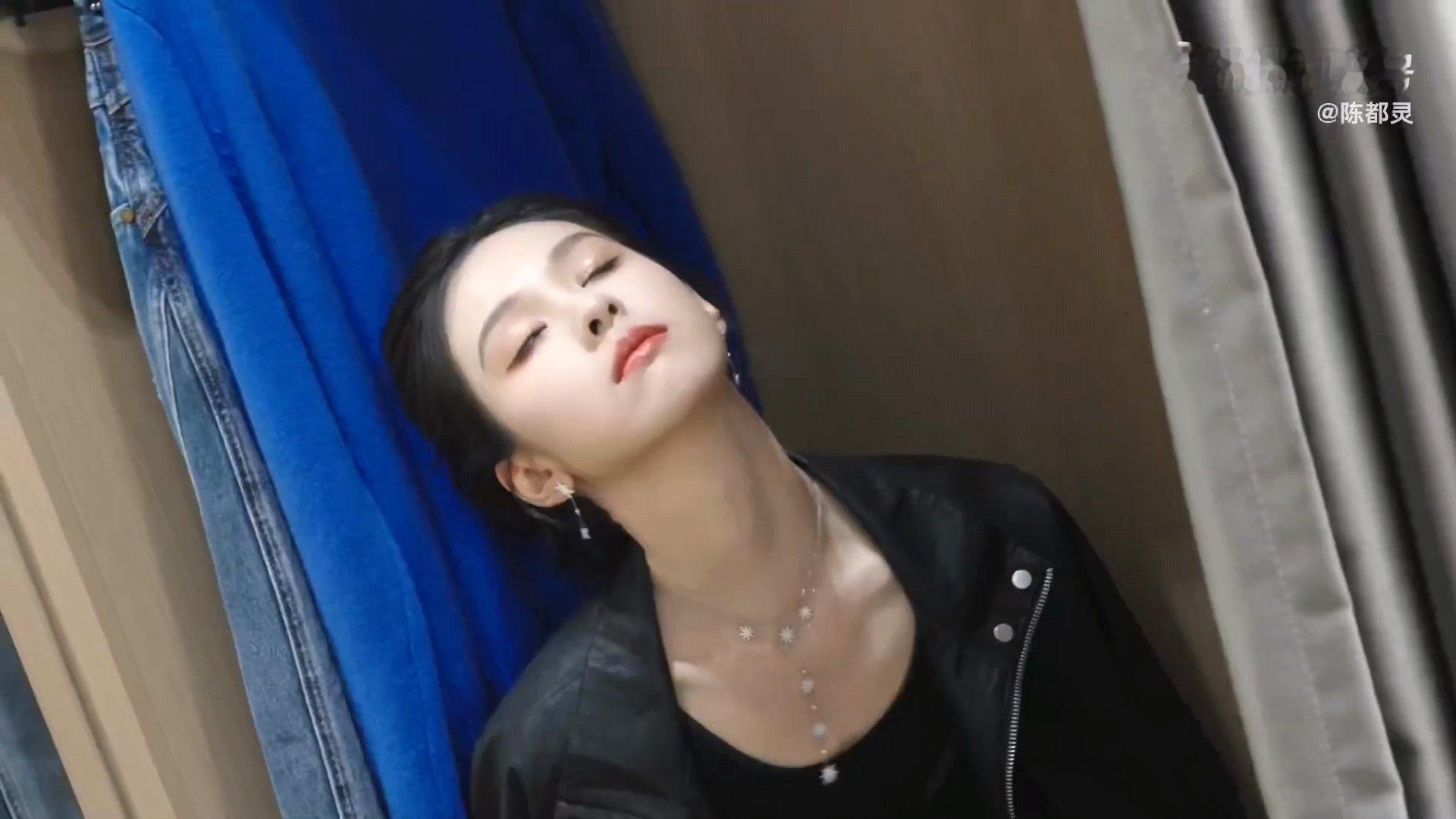 陈都灵雾妄言一日体验卡陈都灵雾妄言一日体验卡，结束后就立马回归白幼薇了，期待见面