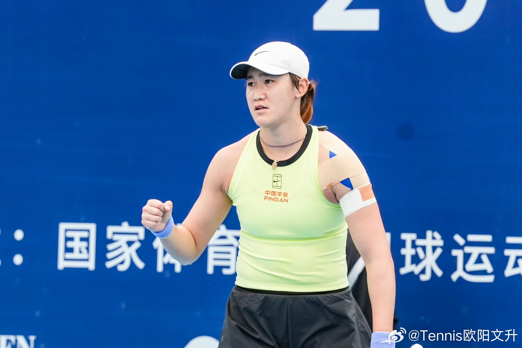 🇨🇳王曦雨是因左腿拉伤保护性退赛还好，不是因为旧伤复发就好这一波连胜也是辛苦