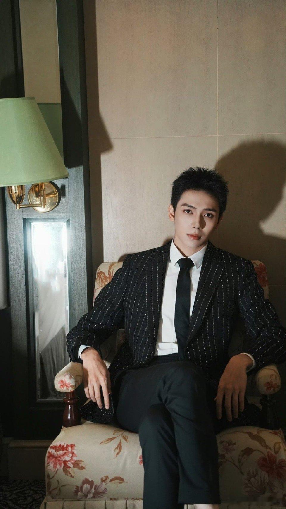 罗一舟真的超级优秀，未来可期加油红毯上的表现从容不失朝气星辰大海成员，实力被认证