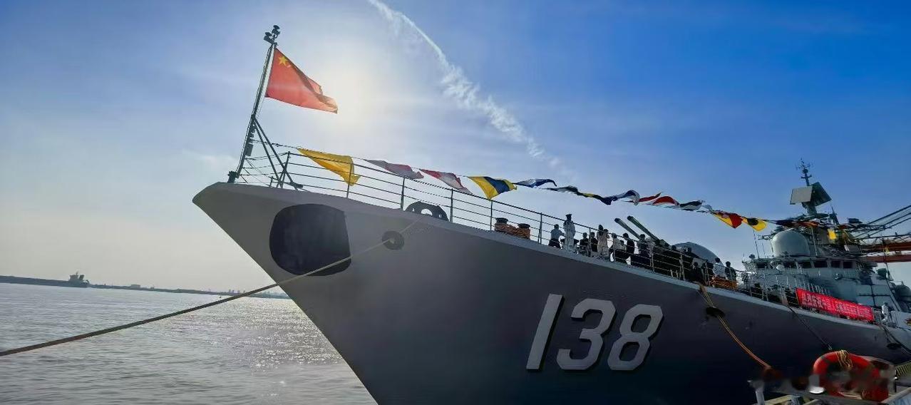 我们海军军舰命名的一堆冷知识……
最近不少爱国的香港同胞在争取下一条航母想叫香港