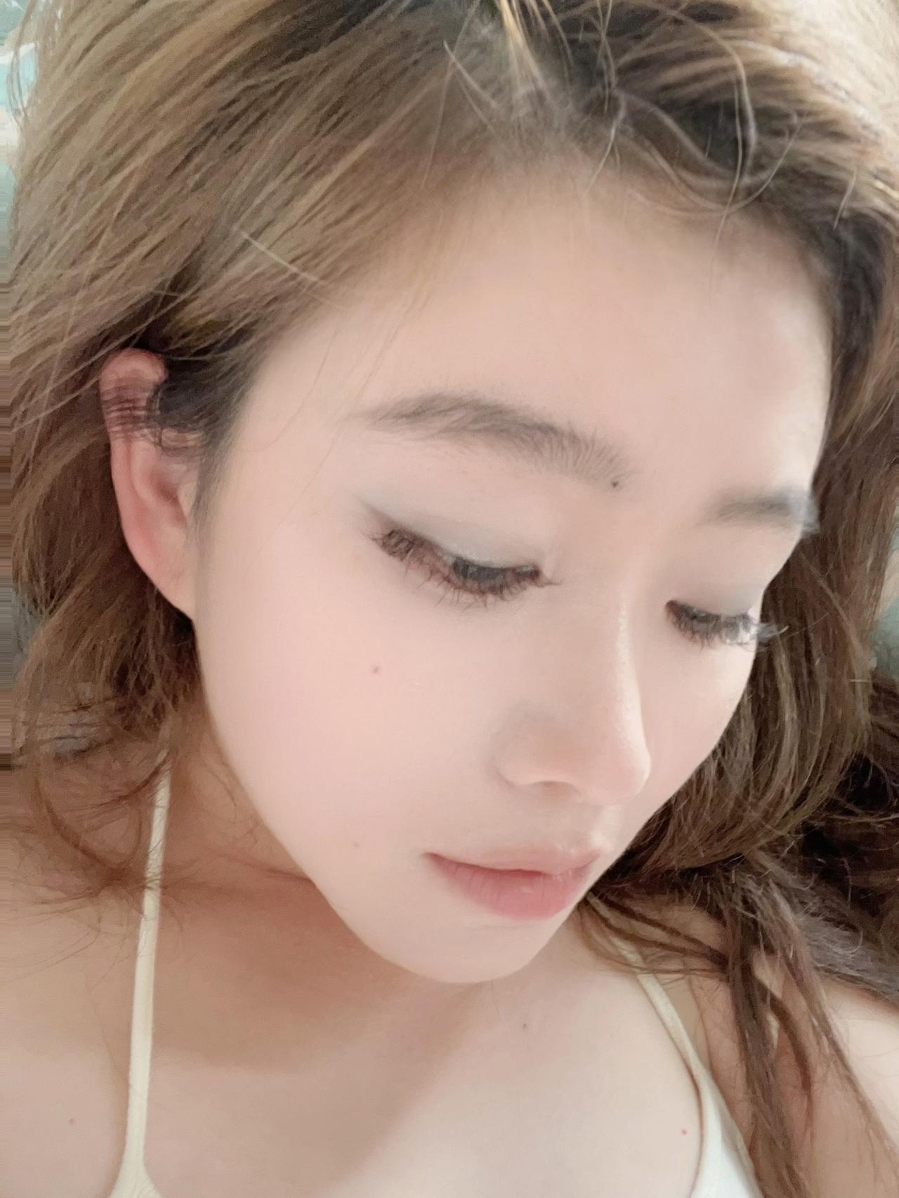 蓝色眼影真的很高级，高冷！