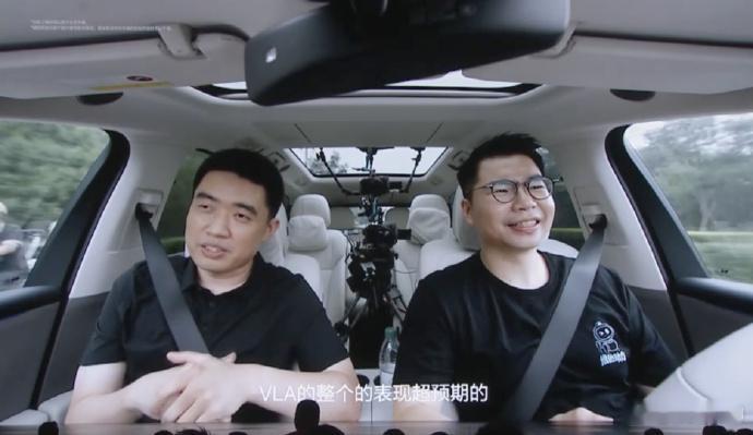 买理想送司机 理想L9老车主的岳云鹏开始测评理想i8~在i8视频中，小岳岳通过语