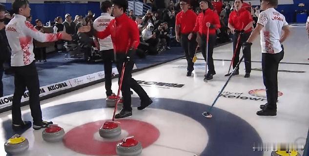 中国冰壶男队9-4胜日本队：复仇+绝杀，斩获米兰冬奥会最后一席
 
北京时间20
