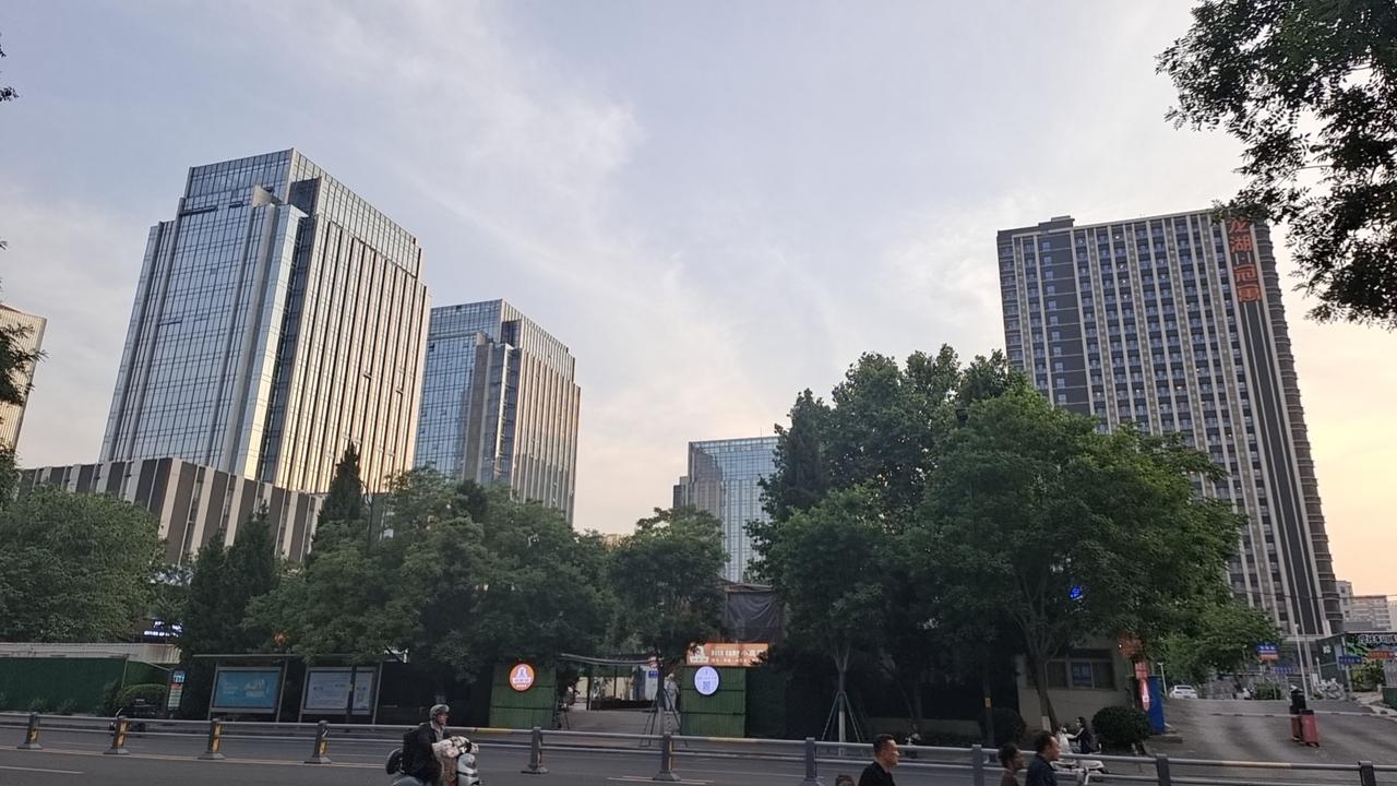 好客山东～山水济南——打工的路（1）
       打工首选之地：济南，省会、公