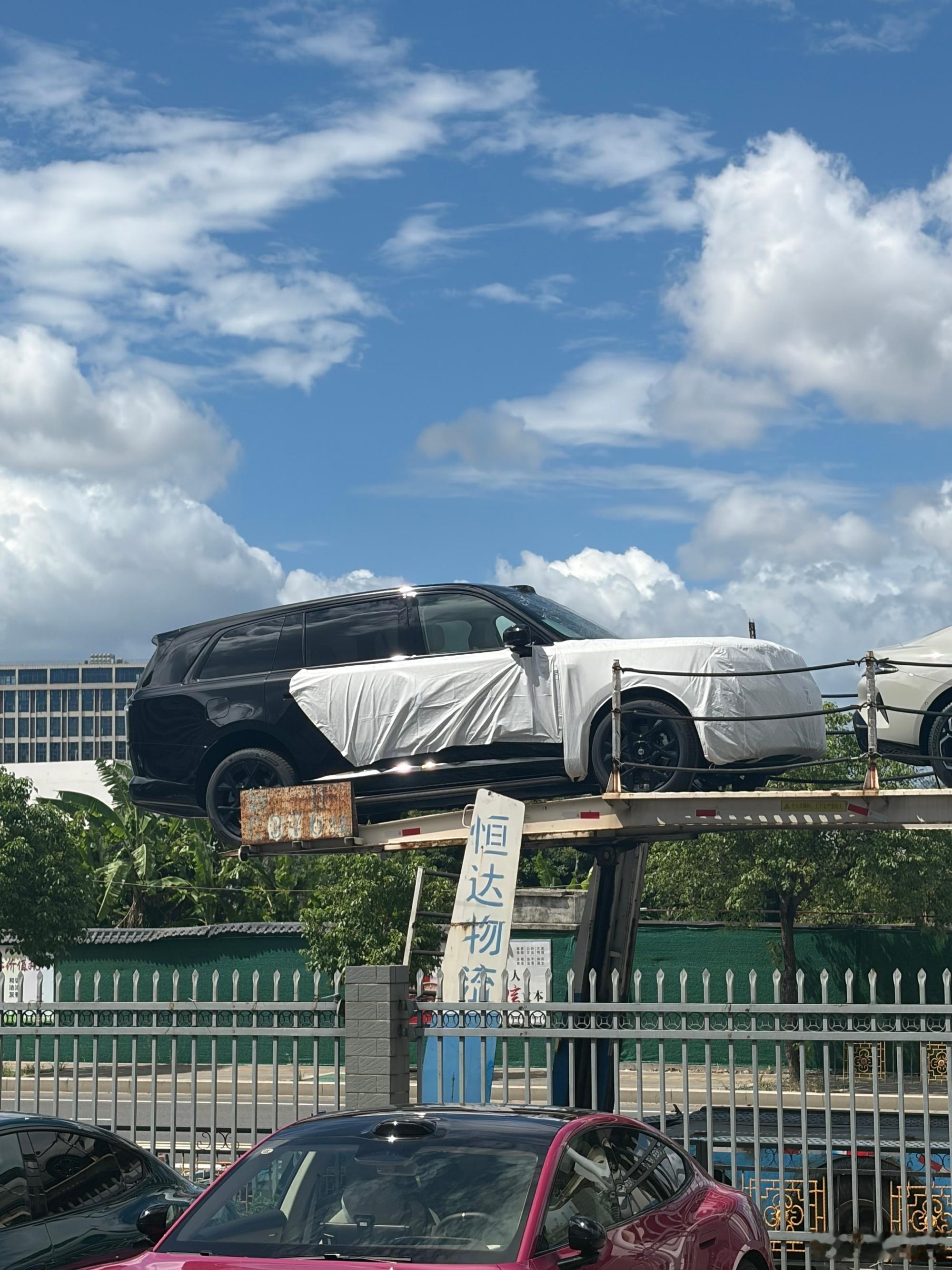 来，告诉我这是什么车？ 