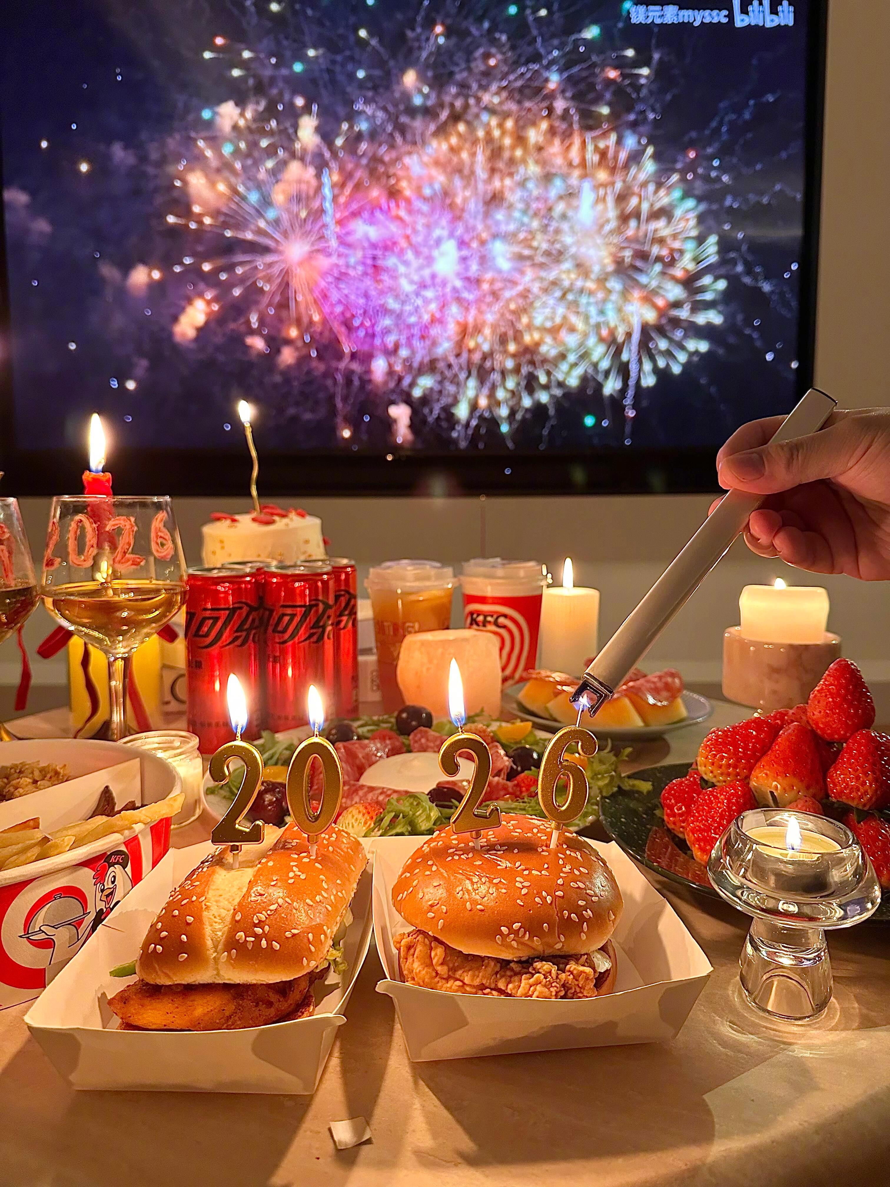 特仑苏和你一起跨向更好的20262025的最后几小时，回头看是三餐里的营养均衡、