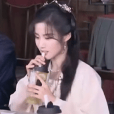 咕噜咕噜卢昱晓