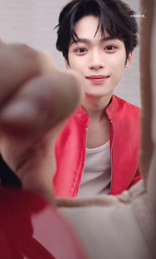 梓渝小鱼专员已上线接听梓渝装备齐全漫游更安心 梓渝小鱼专员已上线接听，梓渝装备齐