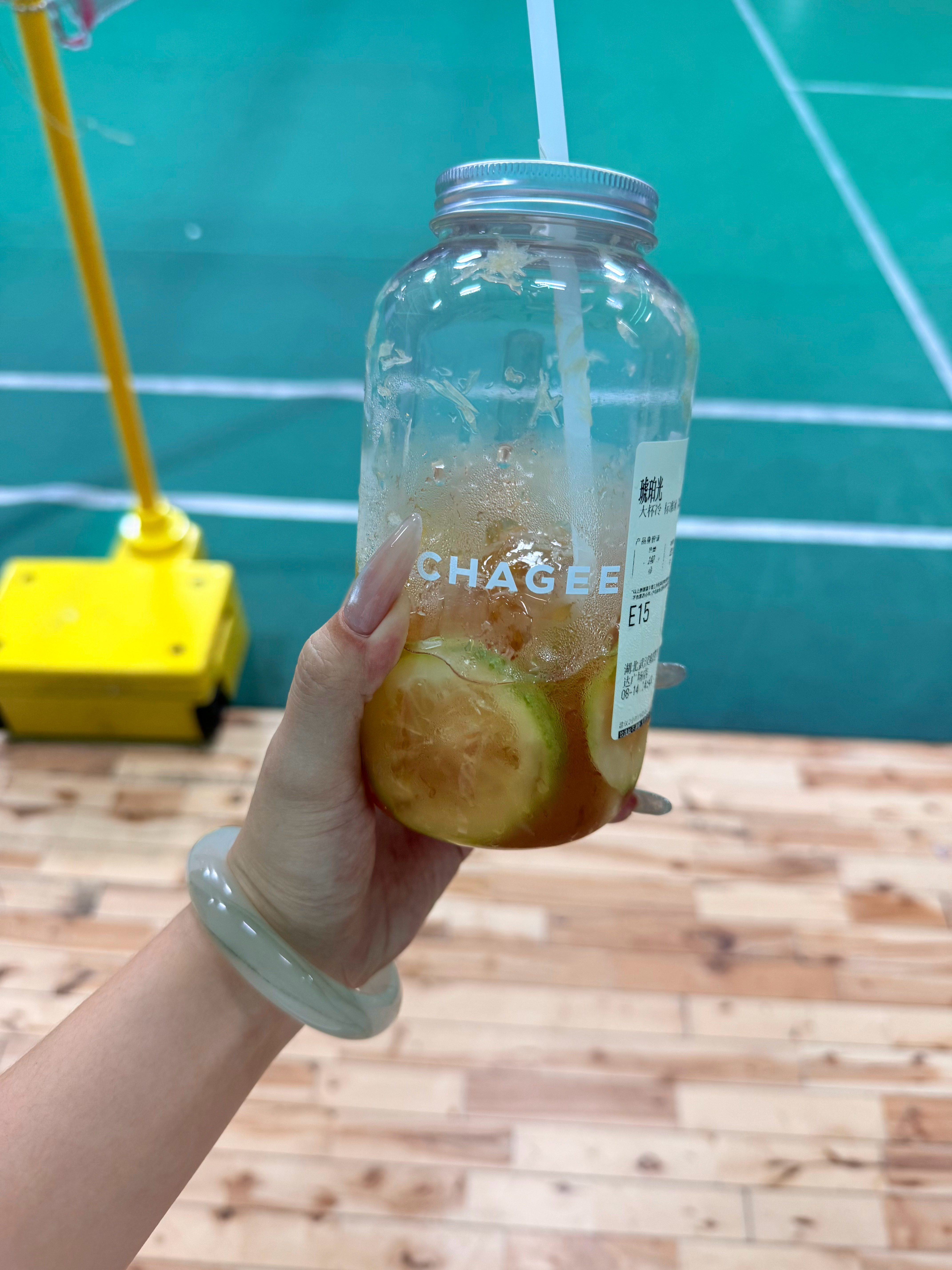 跟我弟来打球了 打完球为啥我嘴一圈是白的脸巨红 
