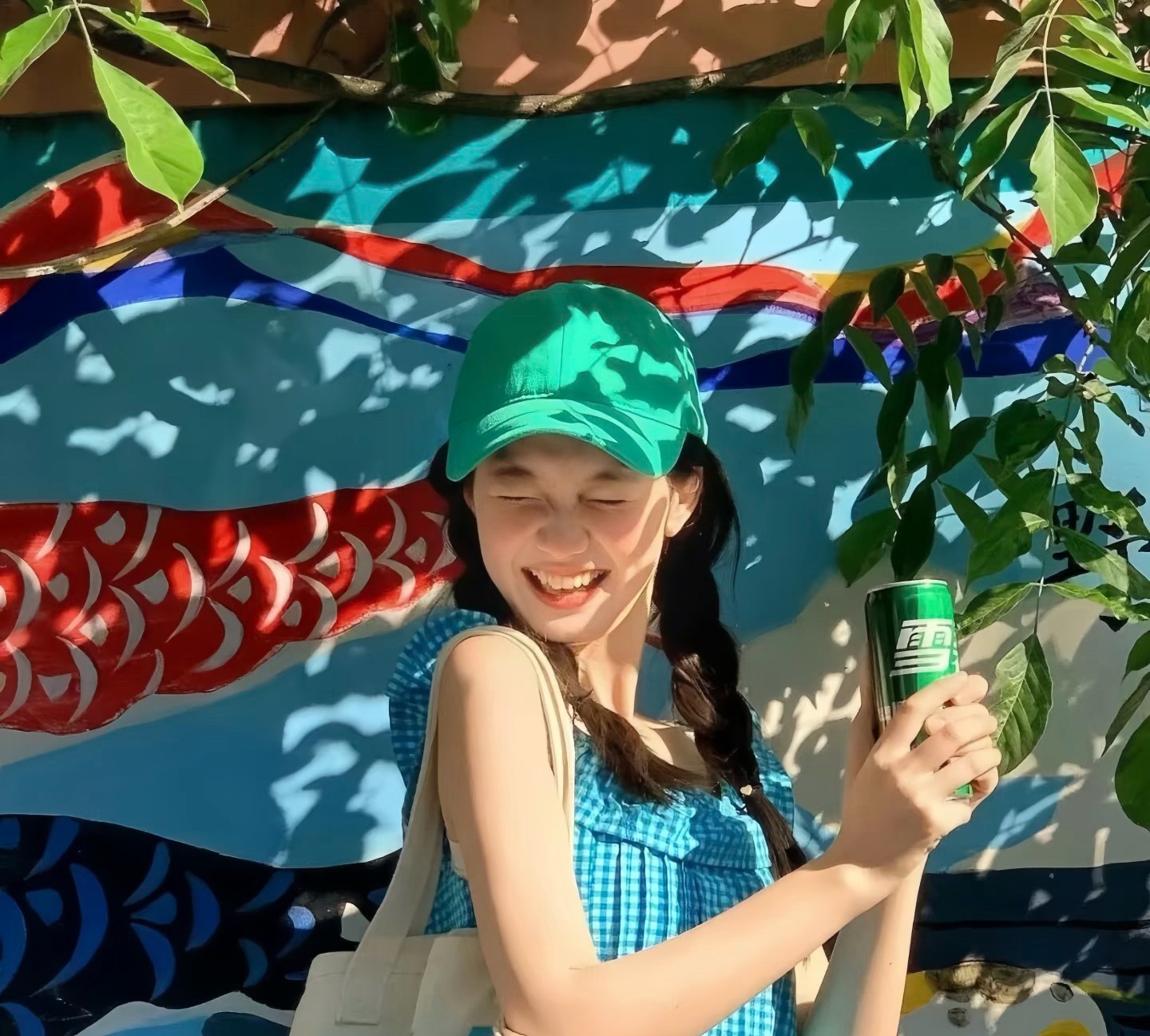 WeChat｜超有生命力的女生头像🌿生命就是因为热烈的喜欢而有意义. 