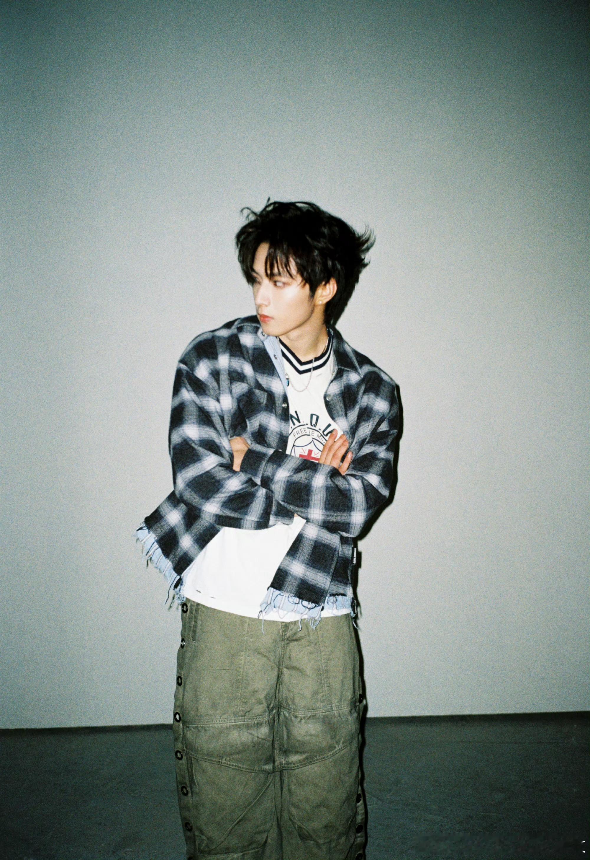 刘耀文依旧没有不帅的义务谁懂啊！确实帅啊氛围感狠狠拿捏