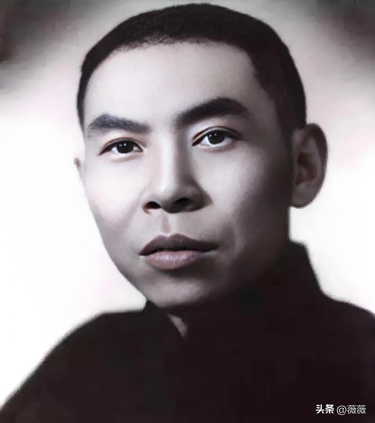 杜月笙：
解决任何问题，请从别人利益出发，问题秒解，一旦脱离了这个原则，所有的行