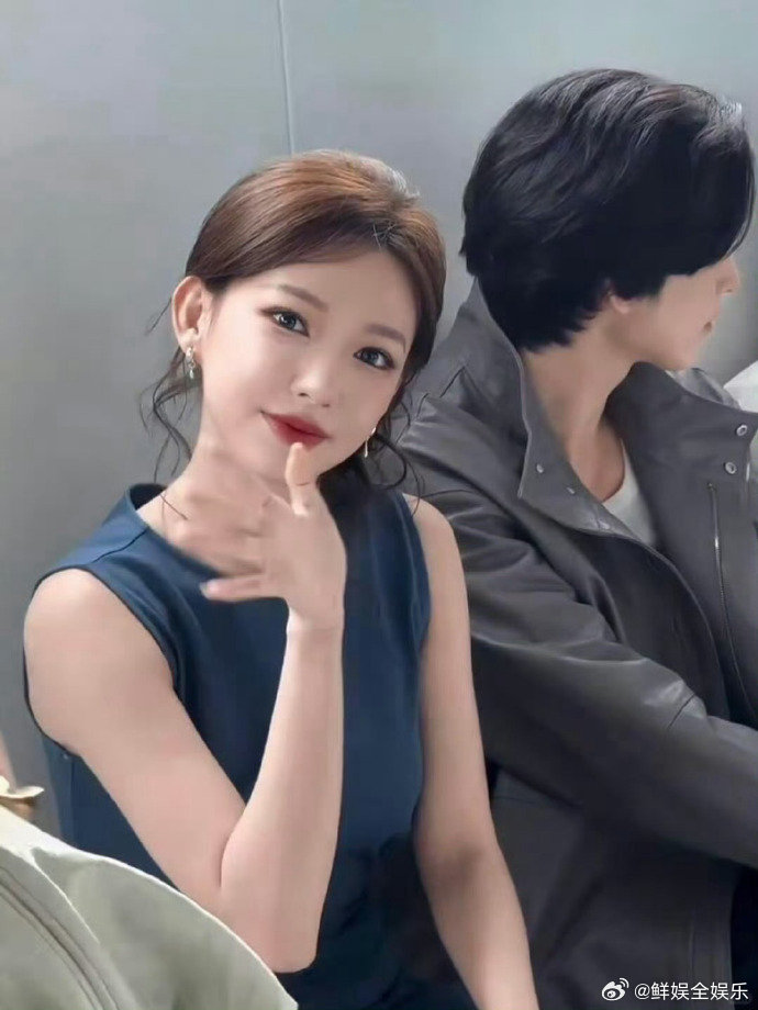 程潇王霏霏首尔cos大秀韩文采访程潇和王霏霏也太让人骄傲了吧，重回首尔看秀还能流