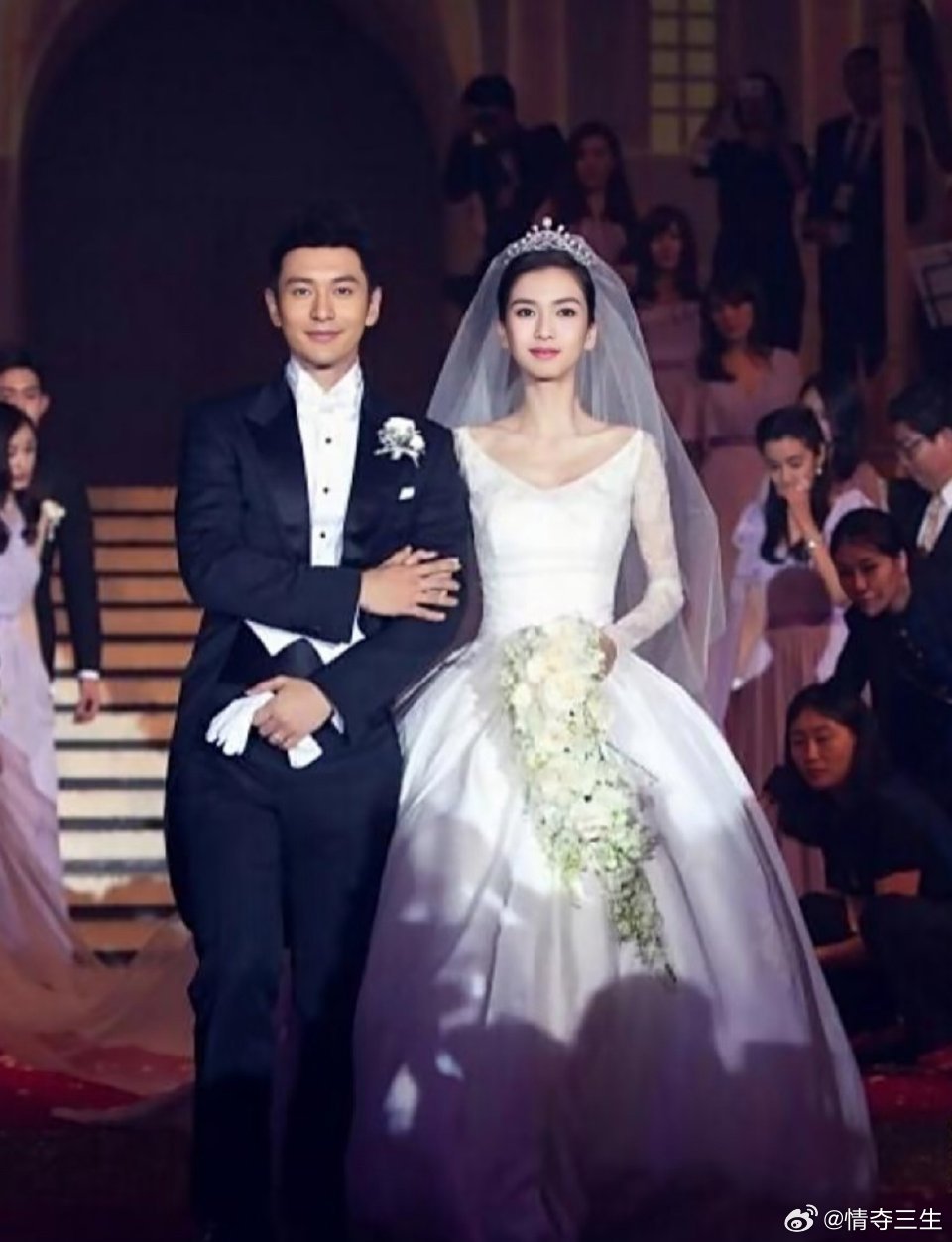 曝Angelababy在香港有个小男友和黄晓明结束后开始一段新的恋情也挺好的，就