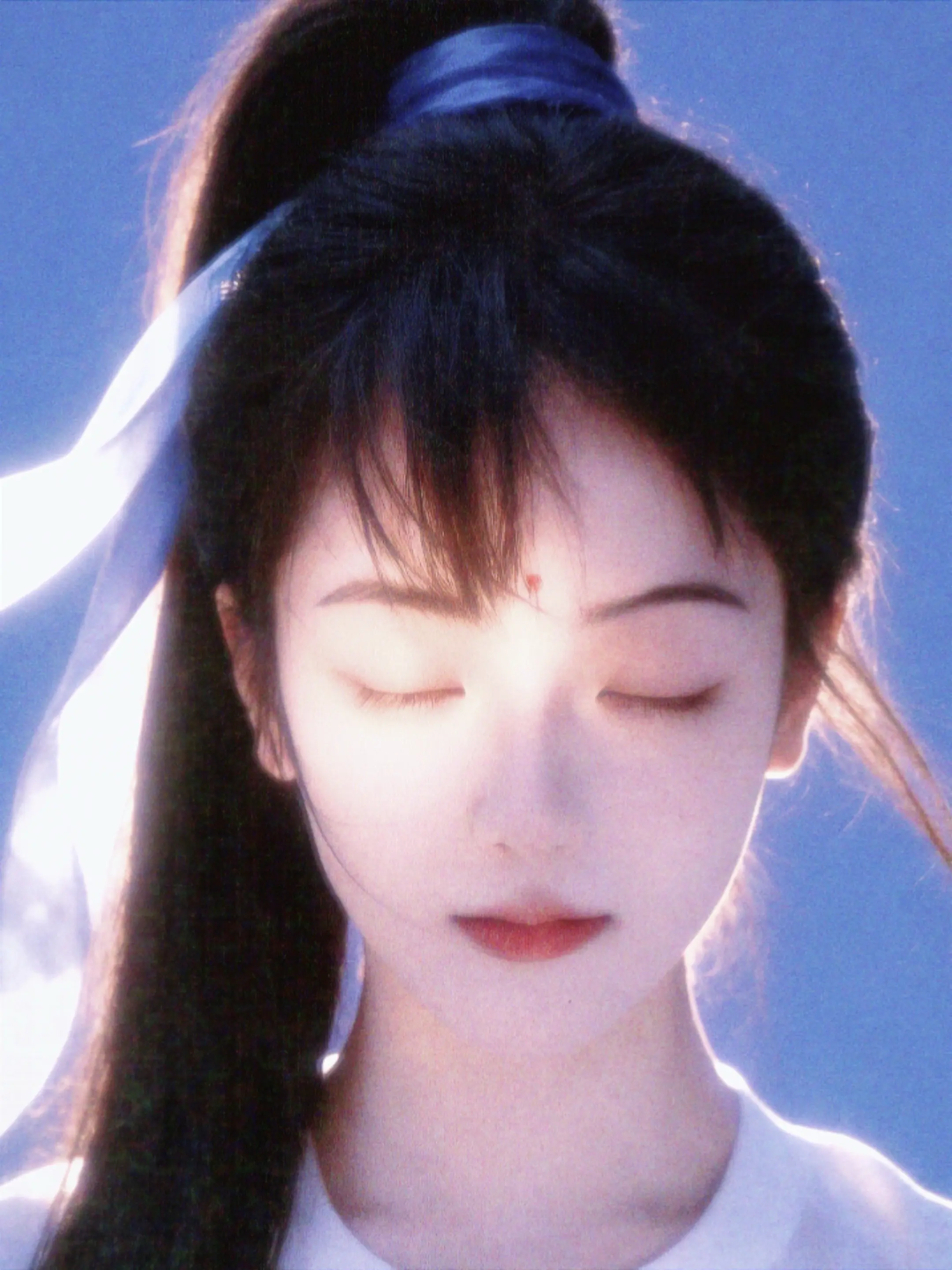 "世界微尘里，吾宁爱写憎”