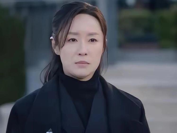 追剧《不期而遇的生活》陈子欣的遭遇令人同情，但细细推敲一下，又觉得不符合逻辑。