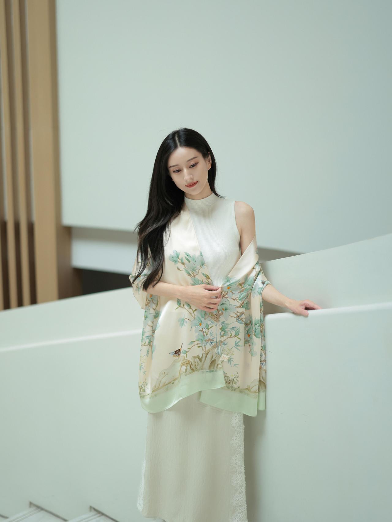 什么样的女人最有吸引力风穿过窗，携来一树浅绿。玉兰轻栖肩头，像把一整个春天，都温