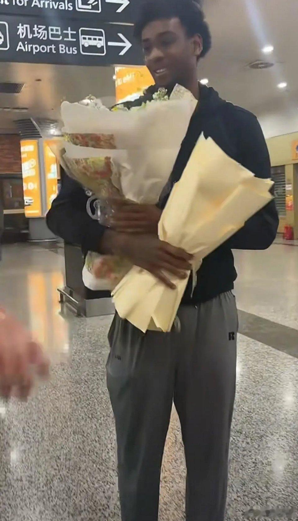 山西汾酒男篮外援，格雷格布朗已经顺利抵达太原！！[666][666][666][