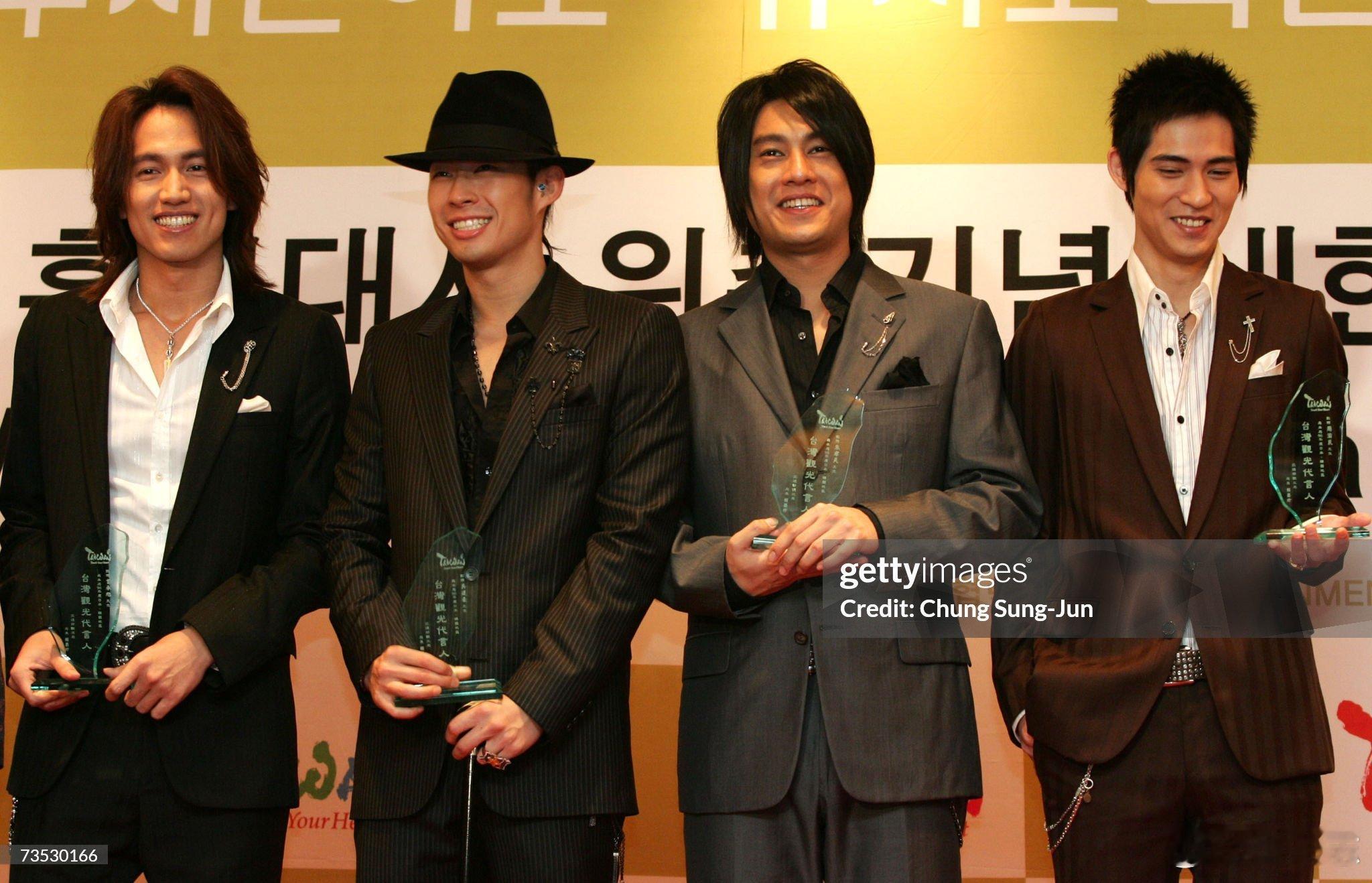 朱孝天 F4 一直觉得朱孝天是F4里最real的那个。他没有跟另外三位一起重组巡