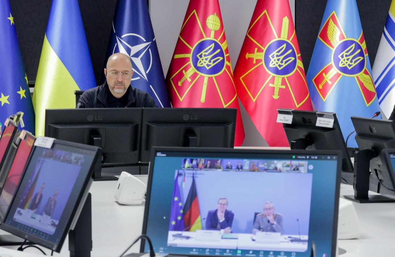 2025年，合作伙伴承诺向乌克兰国防工业投入近50亿美元，并为乌克兰采购美国武器